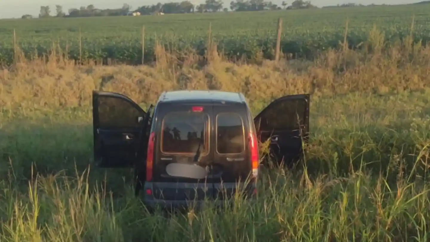 Una mujer de 27 años despistó con una Renault Kangoo en la Ruta 158, tuvo que ser trasladada al hospital