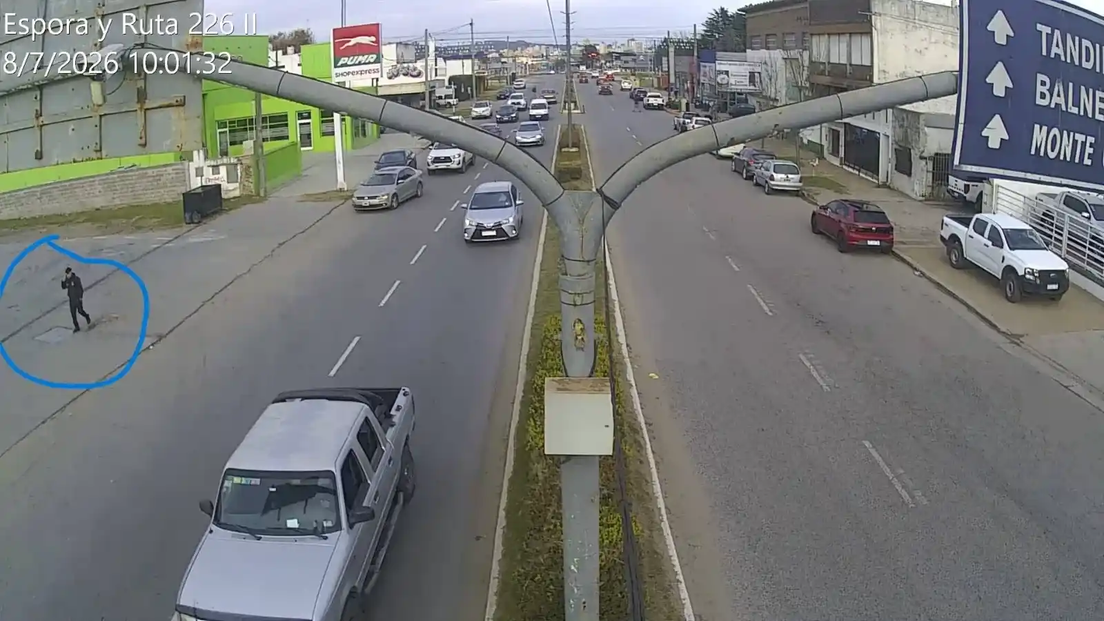 Imagen del seguimiento a uno de los sospechosos, en avenida Espora.