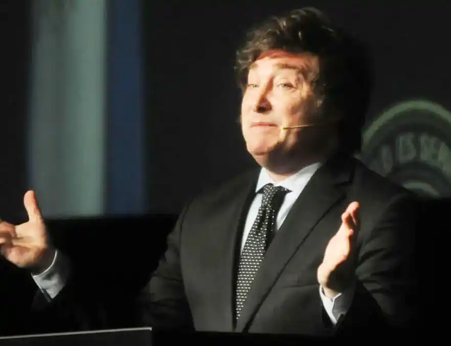 La bandera anticorrupción de Milei se deshilacha