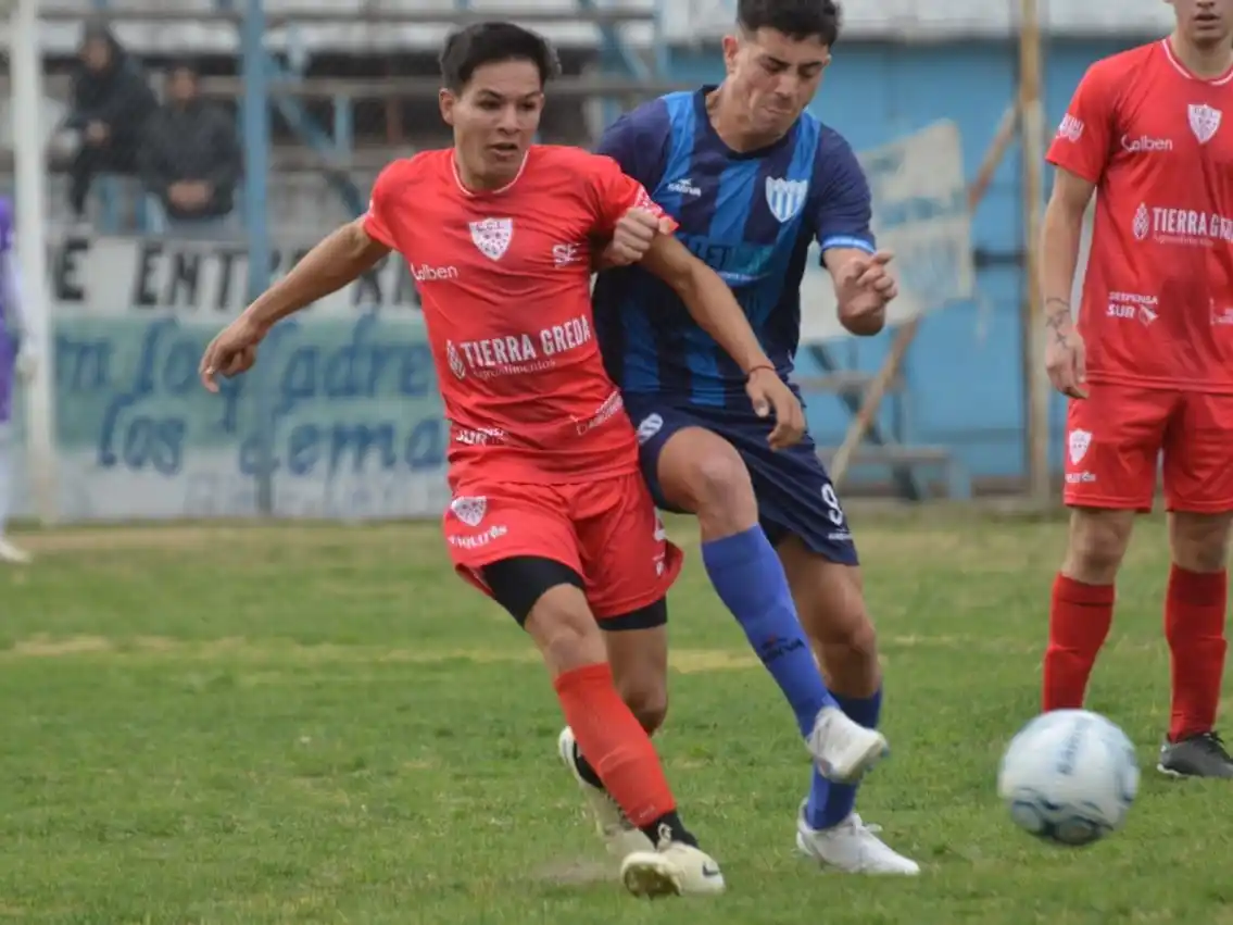 C. Larroque viene de igualar con J. Unida y alcanzó toda una rueda sin perder. (Crédito: Magaa Escalante).