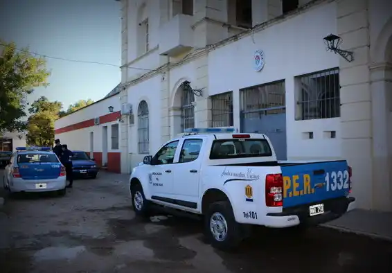 Preso por robarse un CD de Casi Ángeles y otros elementos 