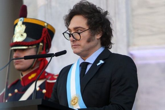 Javier Milei adujo que no viajó a Tucumán por la niebla, pero solo 4 gobernadores habìan confirmado su presencia