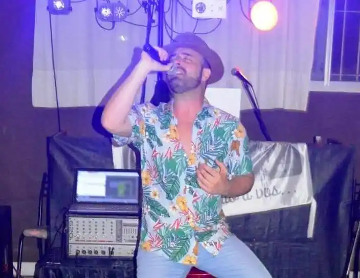Esta noche canta Juan Etchegoyen
