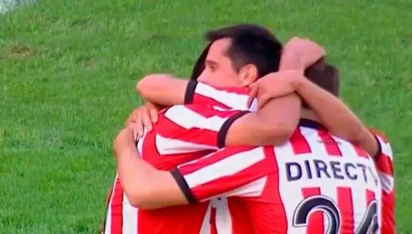 Estudiantes le ganó a Temperley y se mantiene al tope