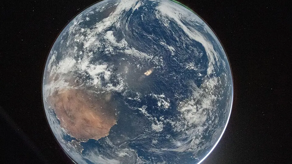 Planeta Tierra visto desde el Artemis II