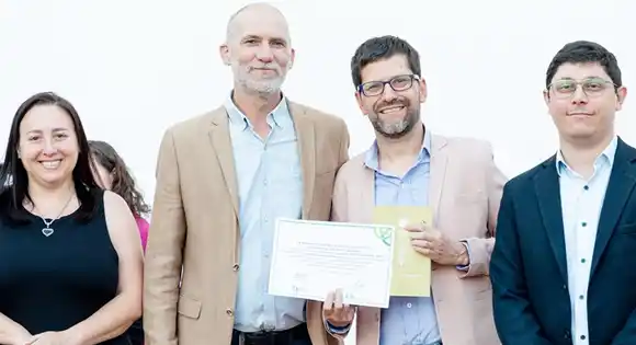 La Biblioteca Provincial celebró sus 51 años con premios literarios y la recuperación de su patio-jardín