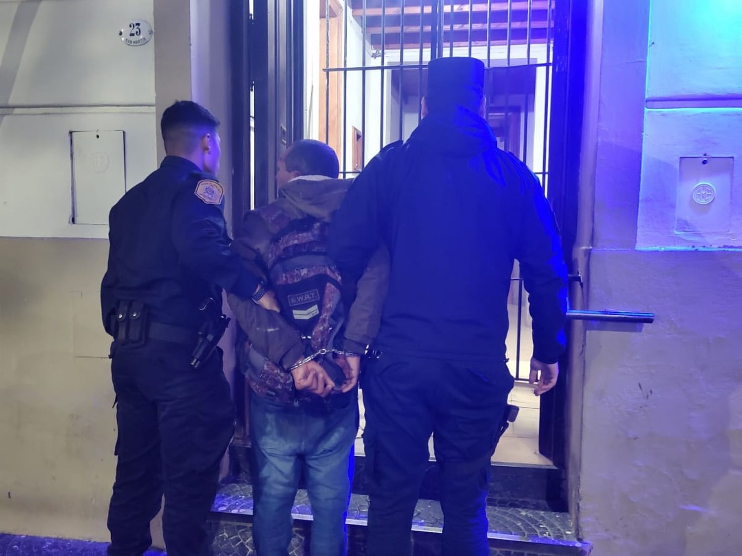 Intento de incendio y detención en la madrugada victoriense