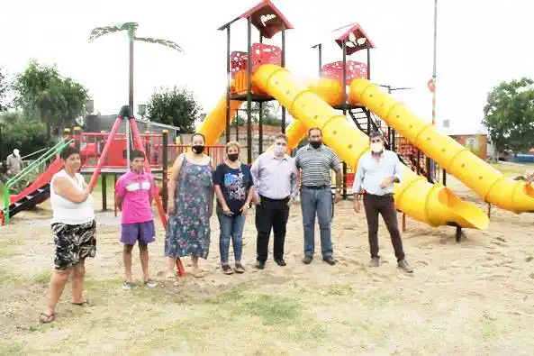 El municipio instaló un nuevo mangrullo en la plaza 21 de Septiembre