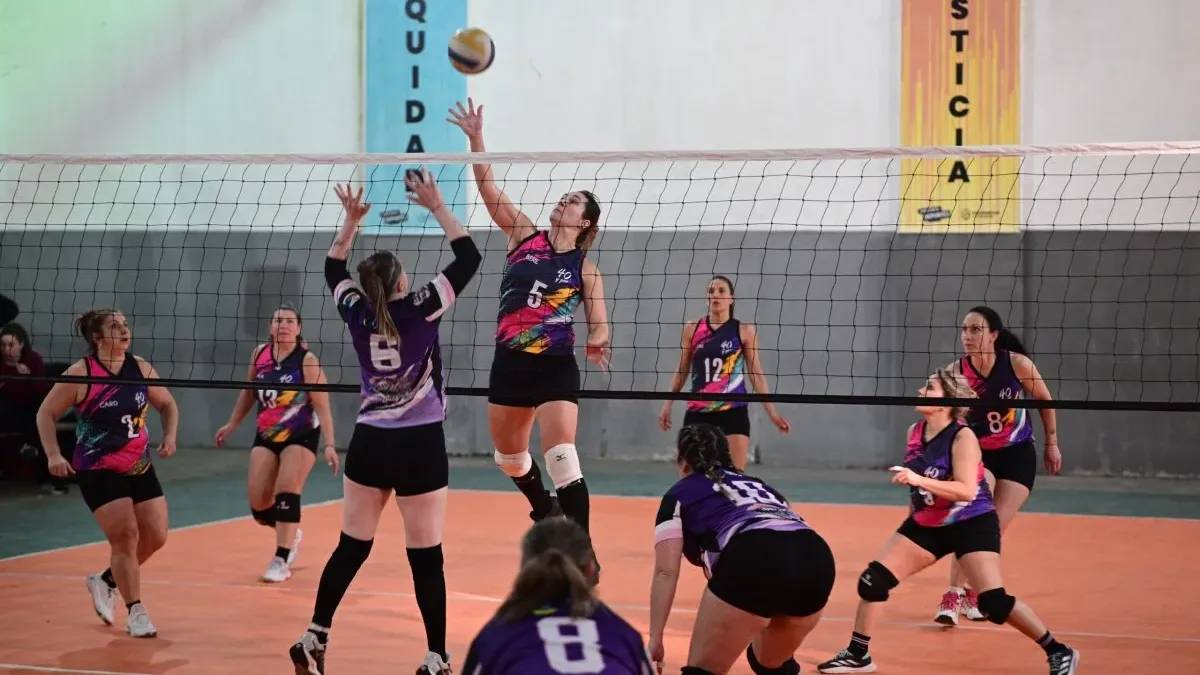 Se jugó la 5 fecha de la Liga Municipal de Voley · Examedia