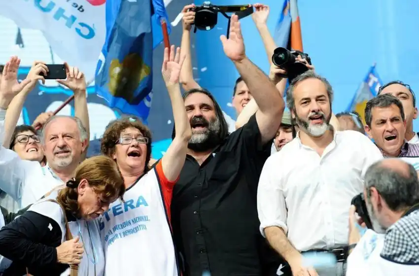 El Gobierno modificó la ley de Financiamiento Educativo por decreto