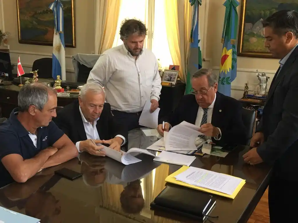 El Municipio y la Unicén firmaron nuevos convenios