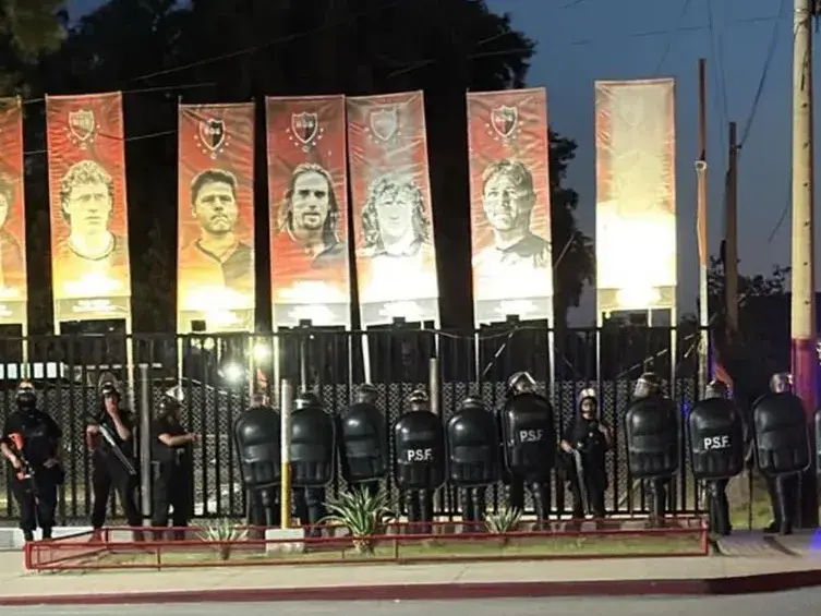 La Lepra rosarina sumergida en una fuerte crisis institucional, politica y futbolística.