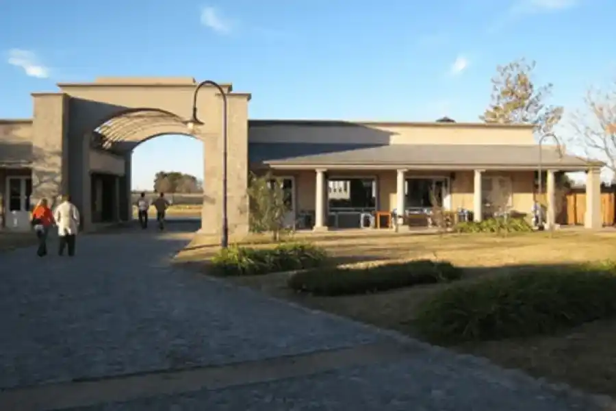 Pocas pulgas: Vecino de un country persiguió con una escopeta a los adolescentes que le hicieron un "ring-raje"