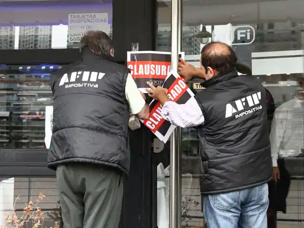 Operativos en 120 comercios