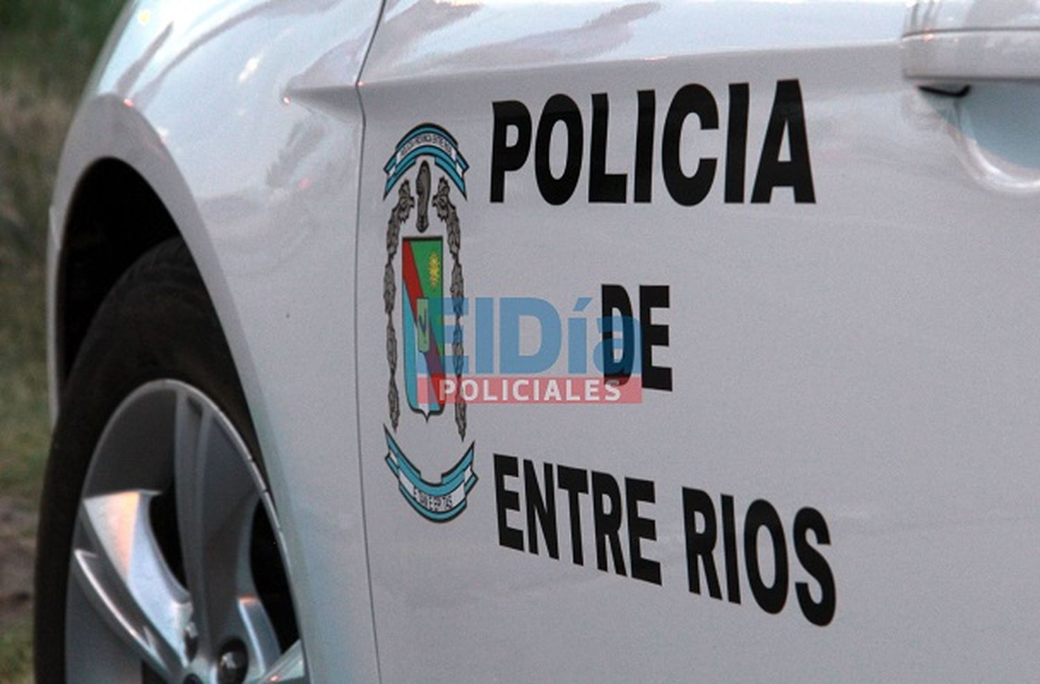  Dos personas detenidas luego de descartar envoltorio de cocaína