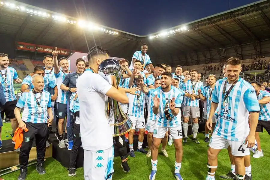 Racing ganó el Trofeo de Campeones