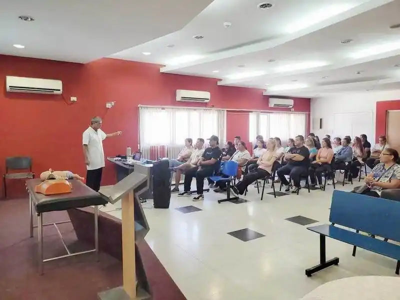 El Hospital Arnedo capacitó a docentes en 
la técnica de reanimación cardiopulmonar