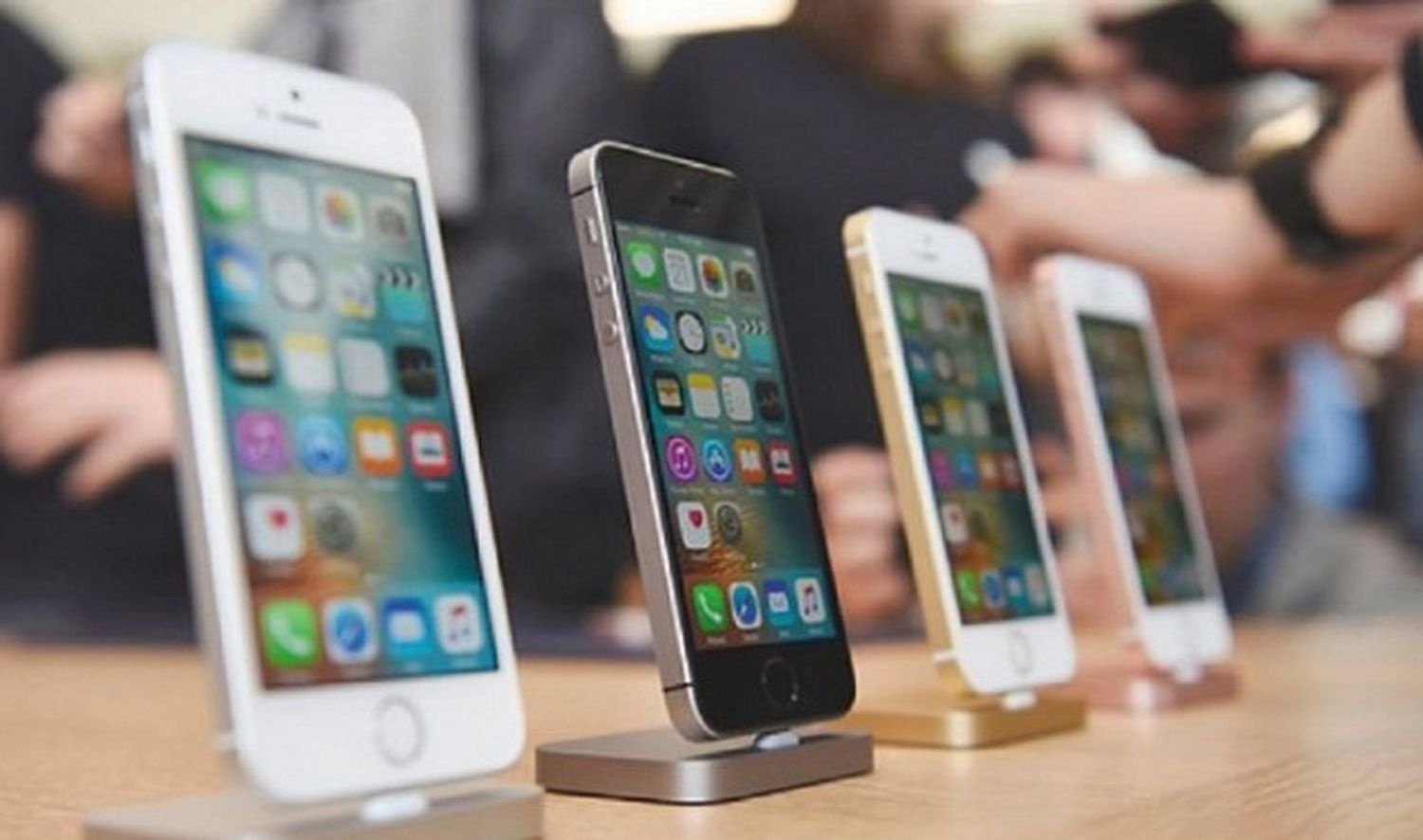 El Gobierno anunció la eliminación de aranceles para la importación de teléfonos celulares