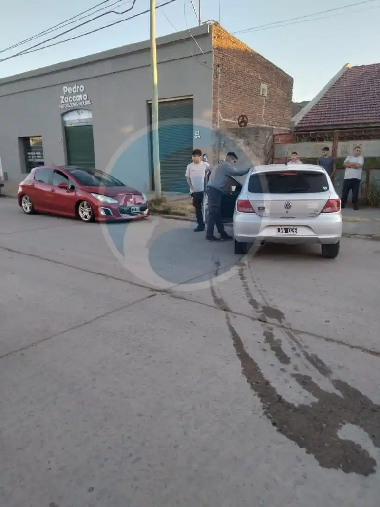 Abolladuras, se registraron en ambos vehículos