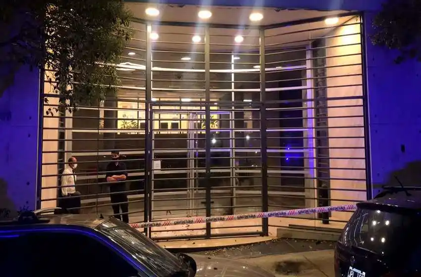 Detuvieron a uno de los sospechosos del ataque al edificio del diario Clarín