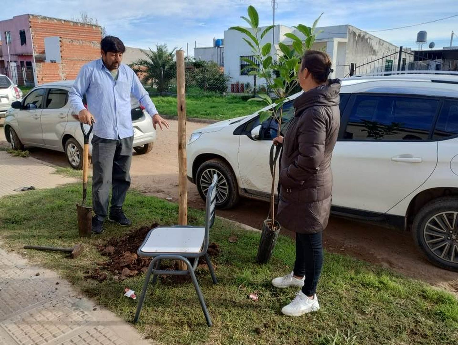 Ramón es un gran promotor de plantación de árboles en la ciudad.