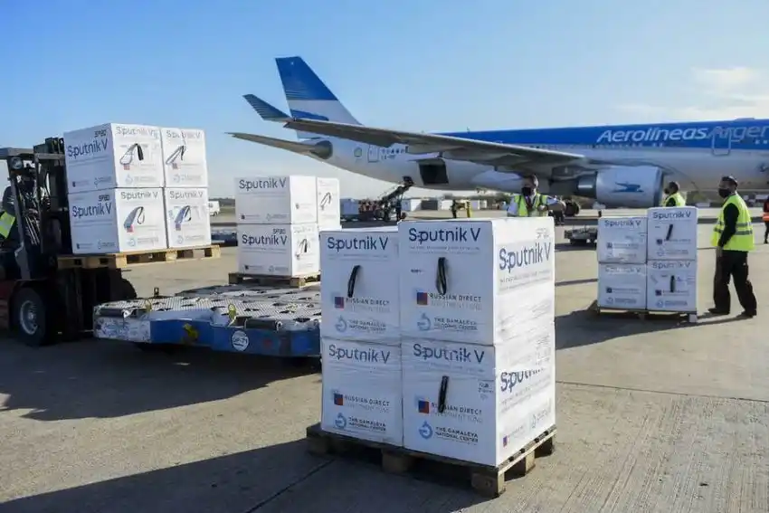 El lunes llegan más de 930.000 vacunas Astrazeneca producidas con México