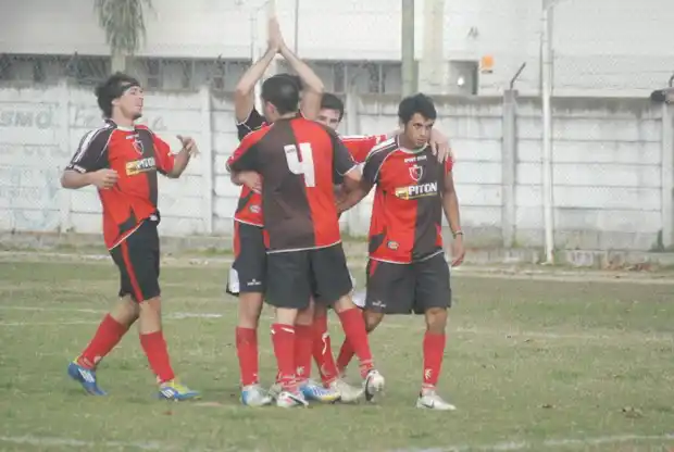 Los Taborda le dieron los tres puntos al equipo leproso de Villa Paranacito