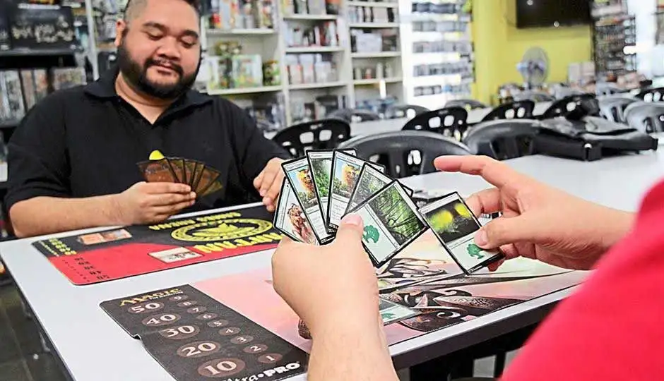 Juegos de cartas intercambiables: entre el coleccionismo y la competencia