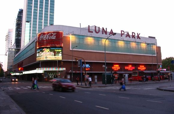 Polémica por la demolición del interior del Luna Park para construir un estadio más grande