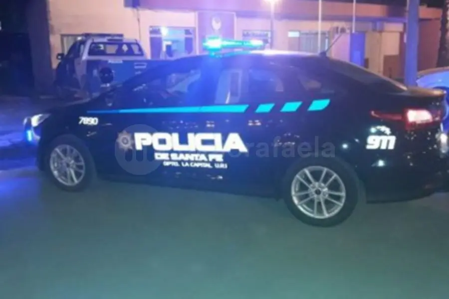 Se quiso llevar una ventana de una casa deshabitada, pero lo vieron los vecinos