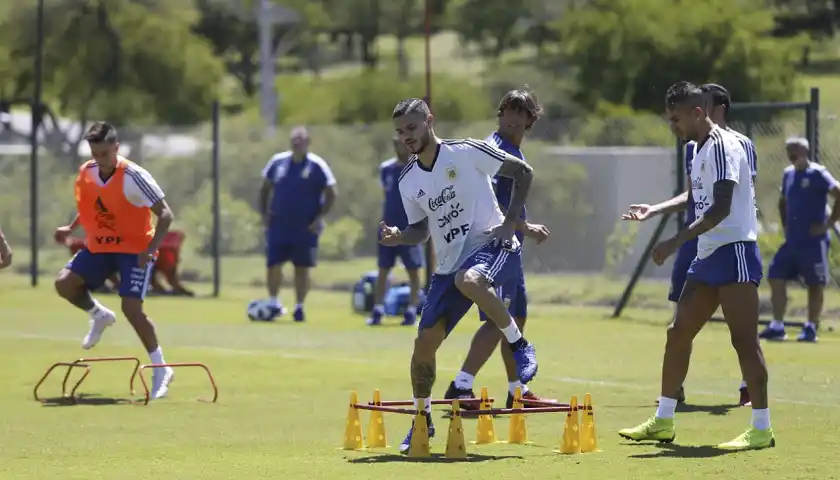 Otra vez con México, se prueba la selección