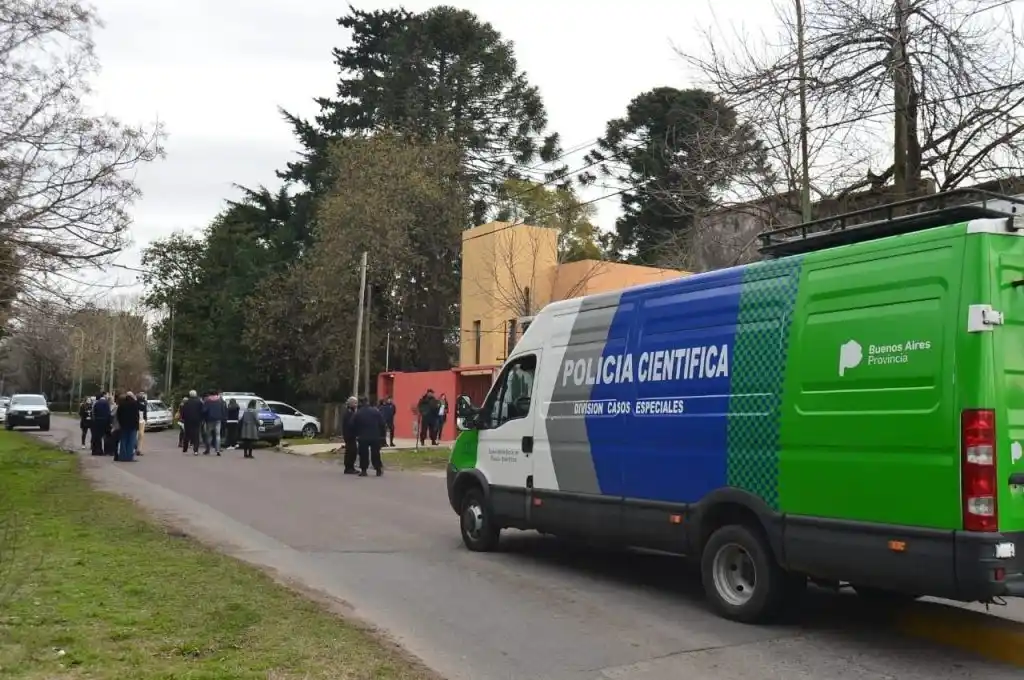 Mataron a una mujer en Gonnet e investigan si sufrió un asalto