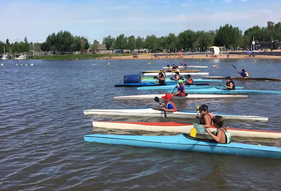 Masivo encuentro en Pescadores con palistas de todos los clubes de San Pedro