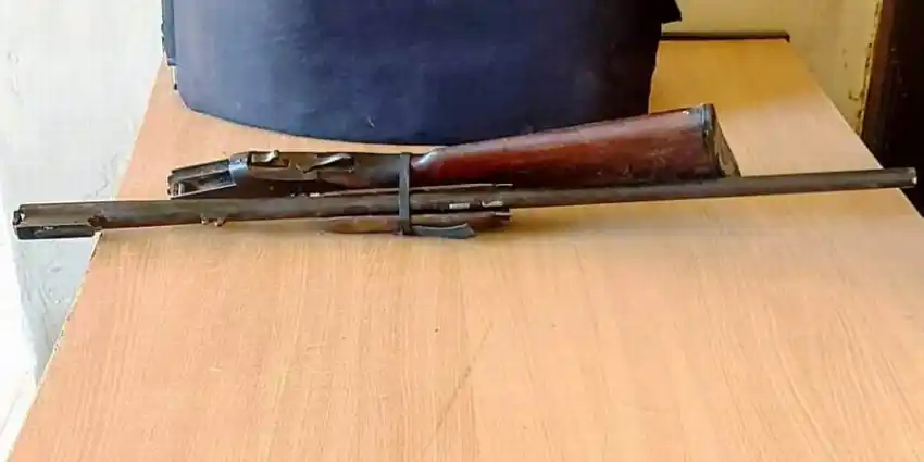 Mató de un escopetazo al perro de la vecina y quedó detenido