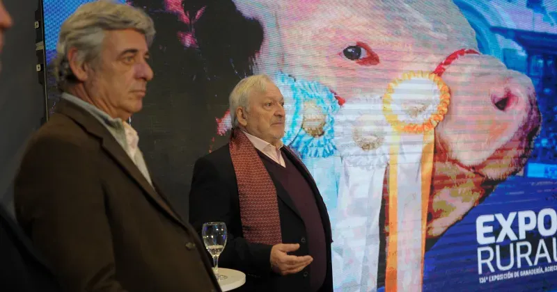 Nicolás Pino y Raúl Etchebehere, en la conferencia de prensa.