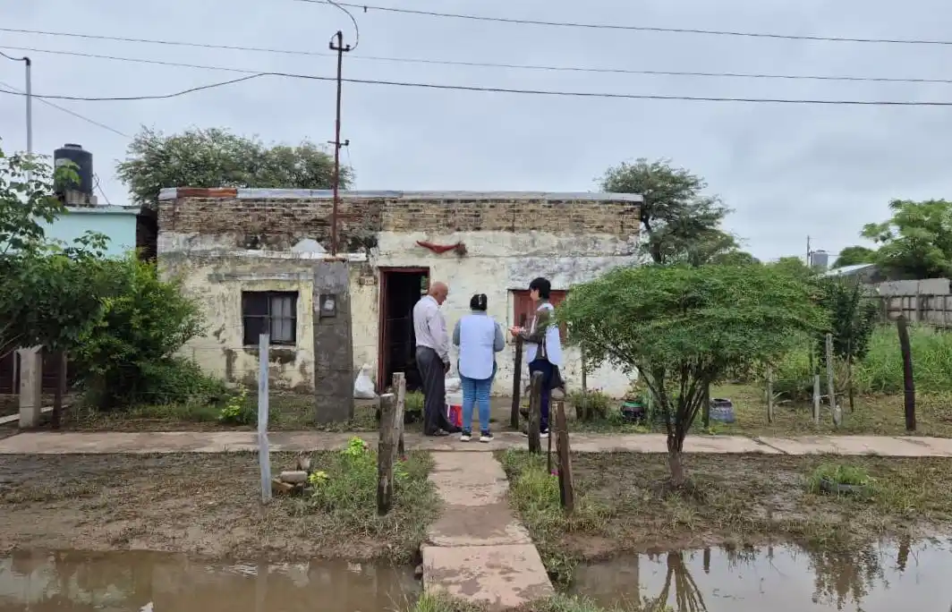 En Villa Minetti rescatan a un paciente que se encontraba aislado