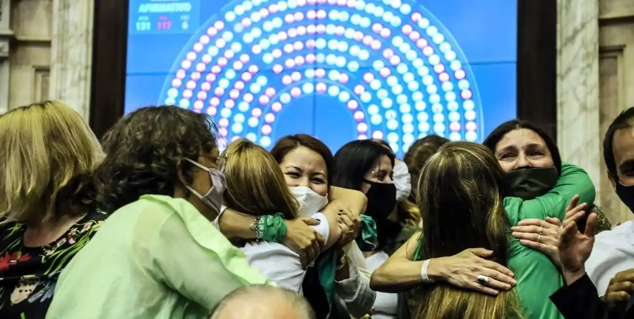 11 de diciembre de 2020. Ese día se dio media sanción a la ley de IVE que fue sancionada por el Senado el 30 de ese mes. Crédito: Archivo.