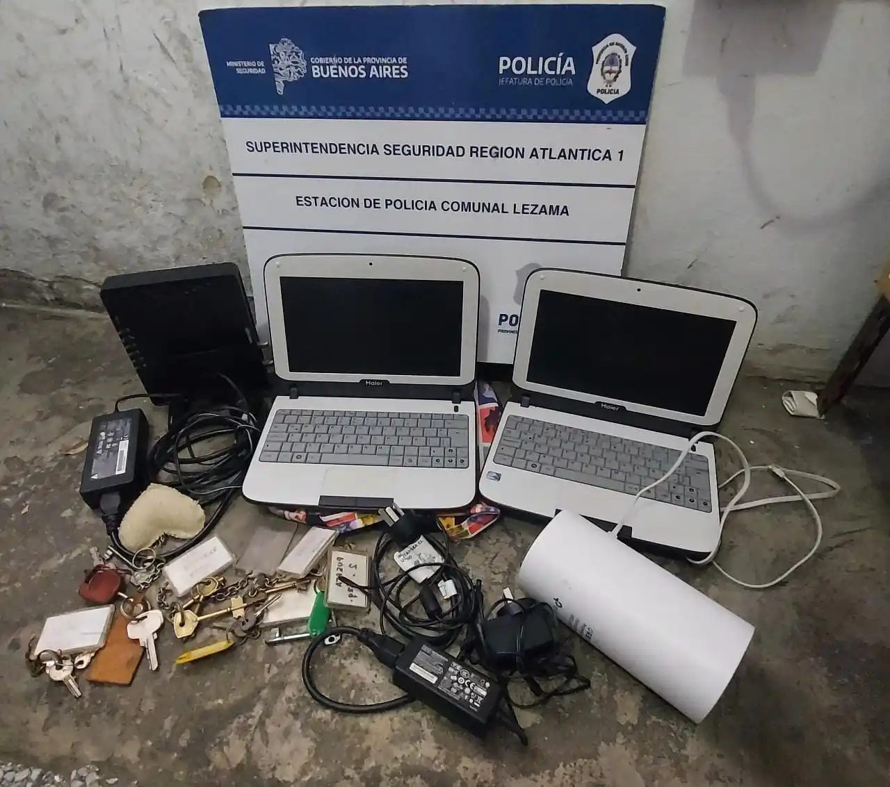 Recuperan elementos robados por un menor en la Escuela 501 de Lezama