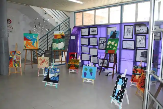 Se realizó una Muestra de talleres de libre expresión, dibujo y pintura