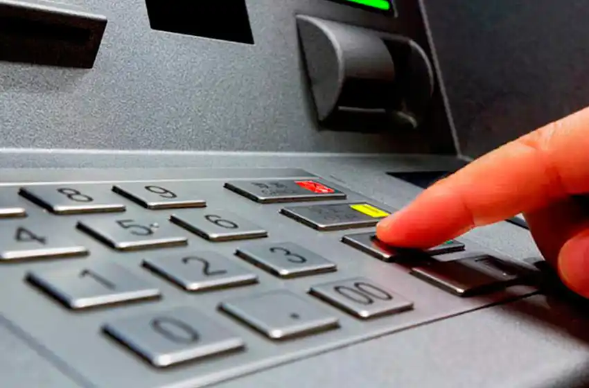 Martes sin bancos: dónde y cómo conseguir efectivo