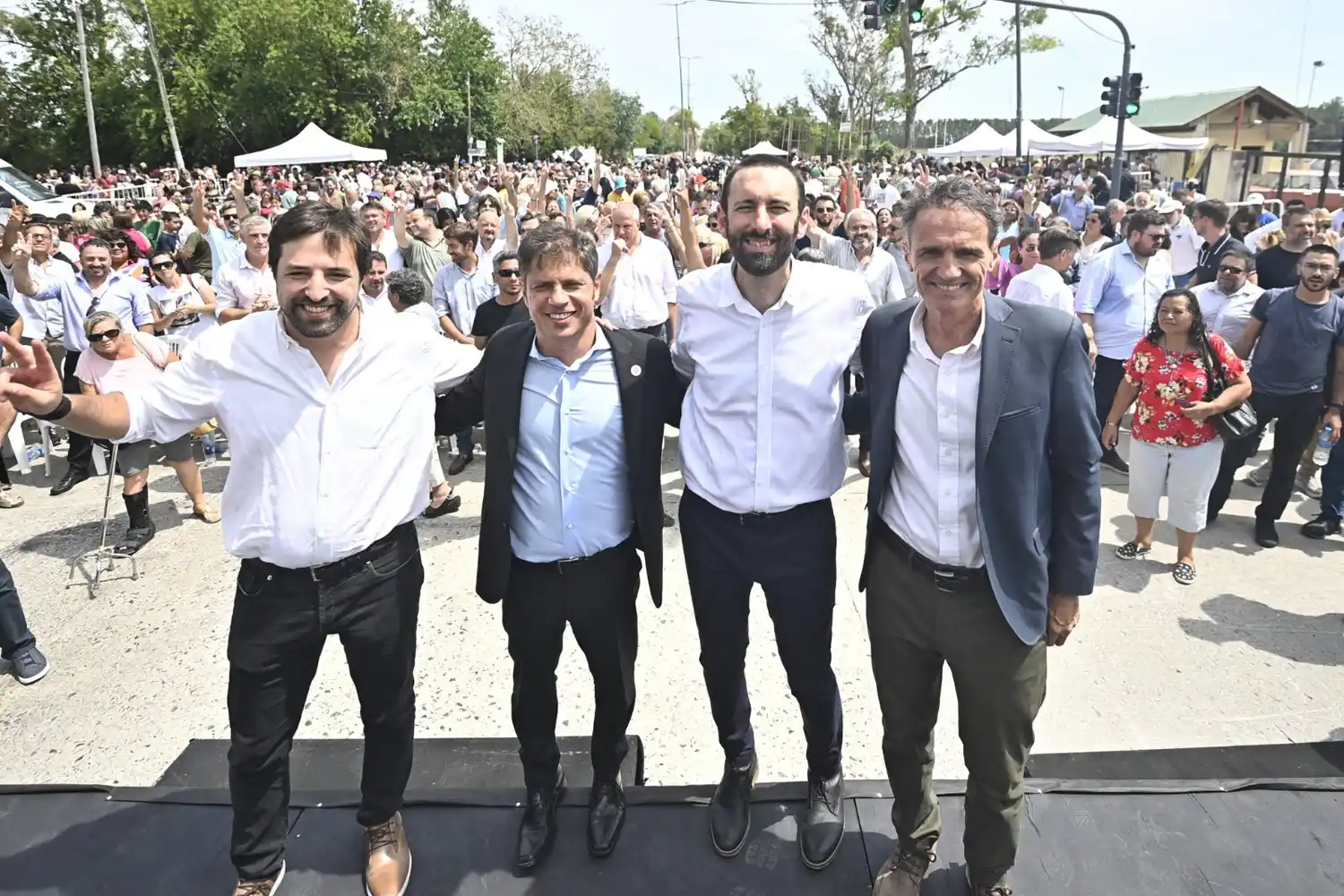 En la foto se ubica de izquierda a derecha Nicolás Kreplak, Axel Kicillof, Damián Selci y Gabriel Katopodis.