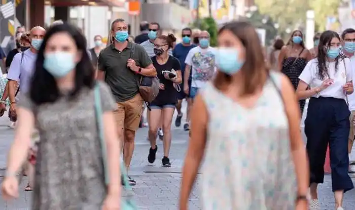 Las reinfecciones de COVID-19 pueden alargar la pandemia y no afectar a la vacuna