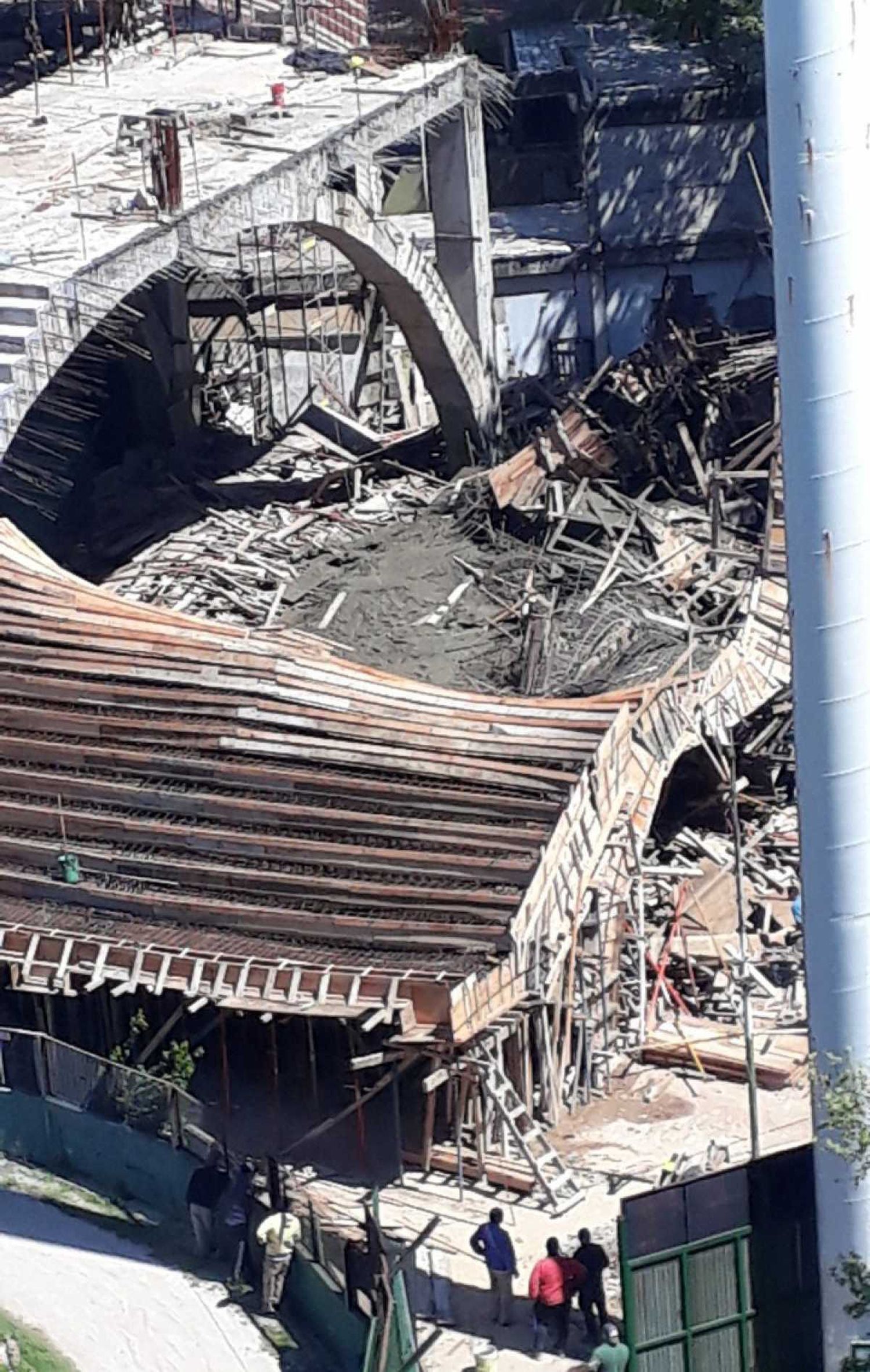 Se cayó parte de una tribuna de la cancha de Ferro