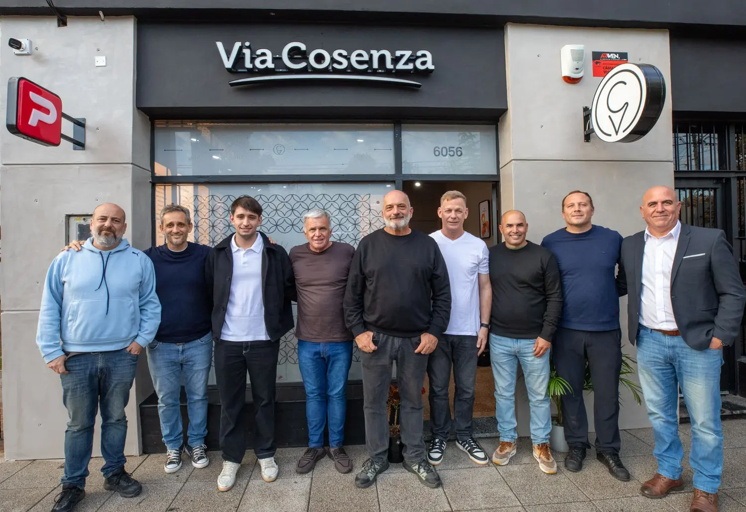 El intendente Carlos Balor recorrió el nuevo local en Hudson.