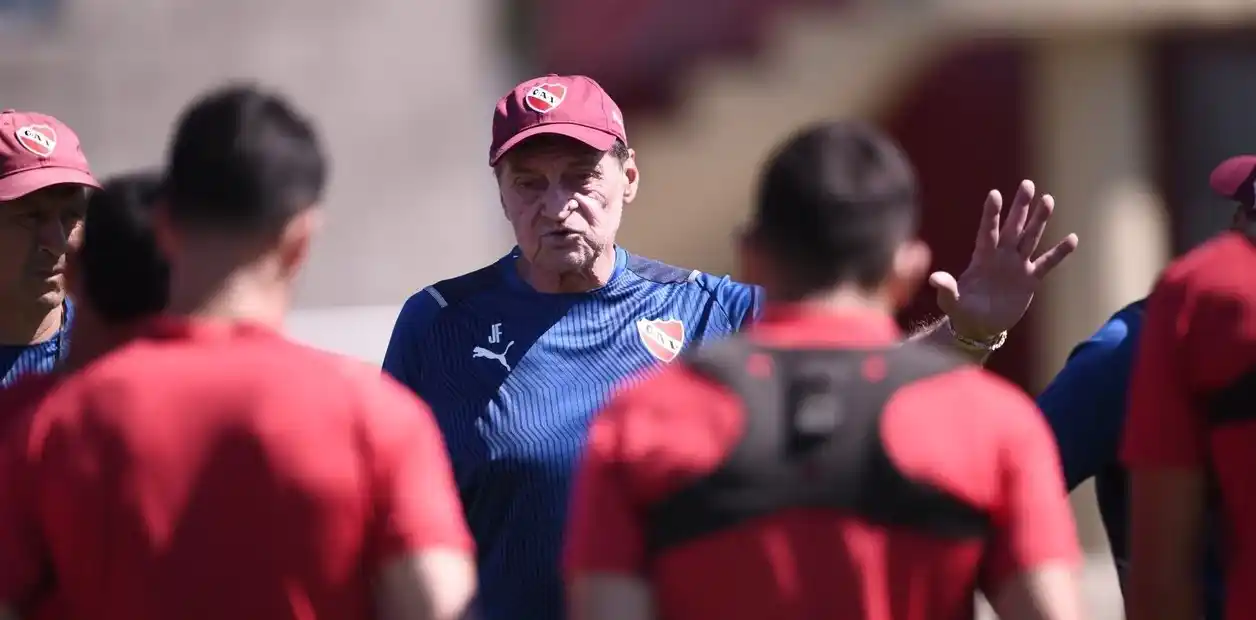 Independiente enfrentará a Central Córdoba con la cabeza en dos lados