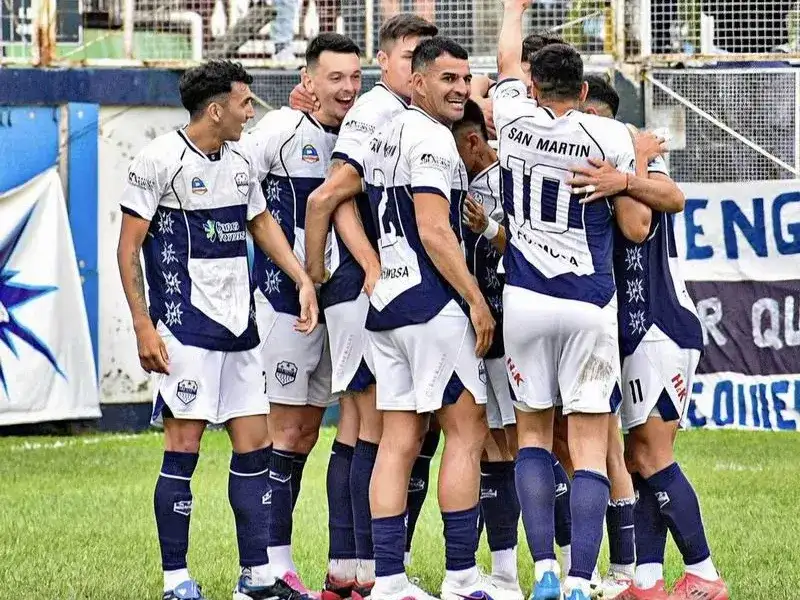 San Martín goleó a Sarmiento
y abrochó la doble clasificación