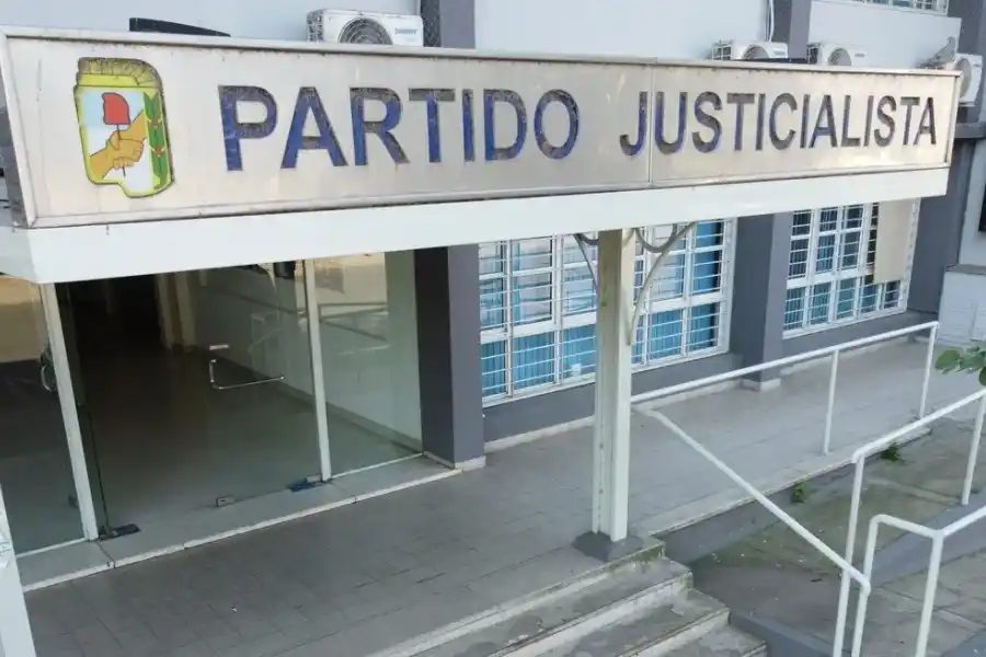 Elección de constituyentes: jefes territoriales del PJ piden pista y no vetan reelección de Pullaro