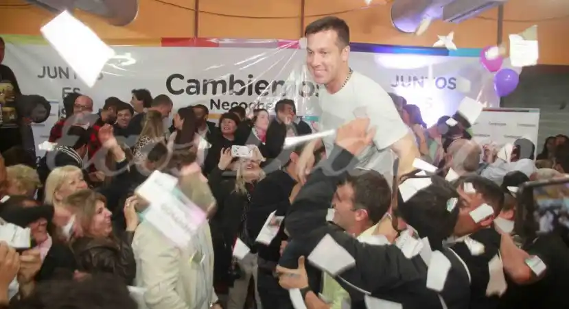 Contundente victoria de Cambiemos y cinco bancas