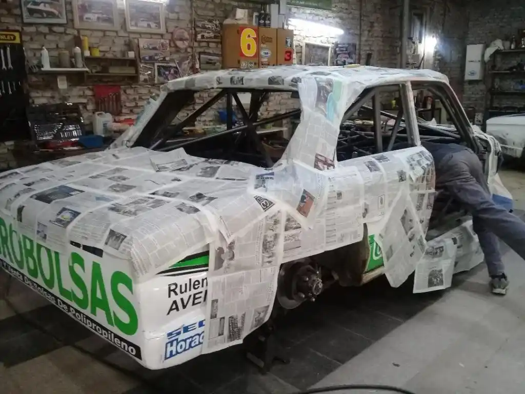 Trabajos en el Falcon del campeón Eracarret