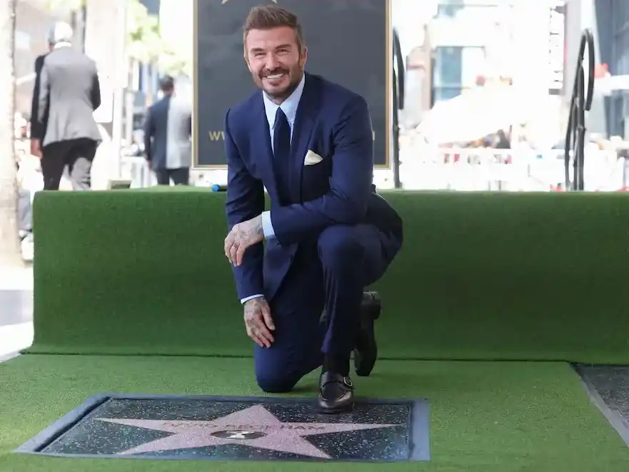La estrella de David Beckham celebró su legado en el deporte y el entretenimiento. Foto: Reuters/Mario Anzuoni